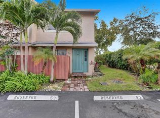 910 Banks Rd, Coconut Creek, FL 33063