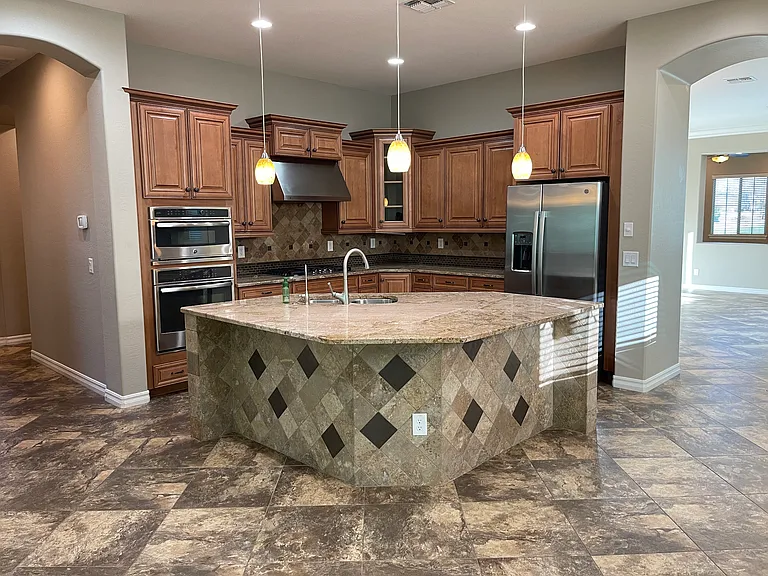 2543 E Penedes Dr — Photo 8