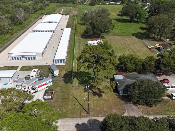 2401 4th St, Rosenberg, TX 77471