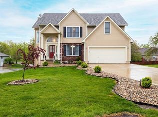108 NE Paseo Pl, Blue Springs, MO 64014
