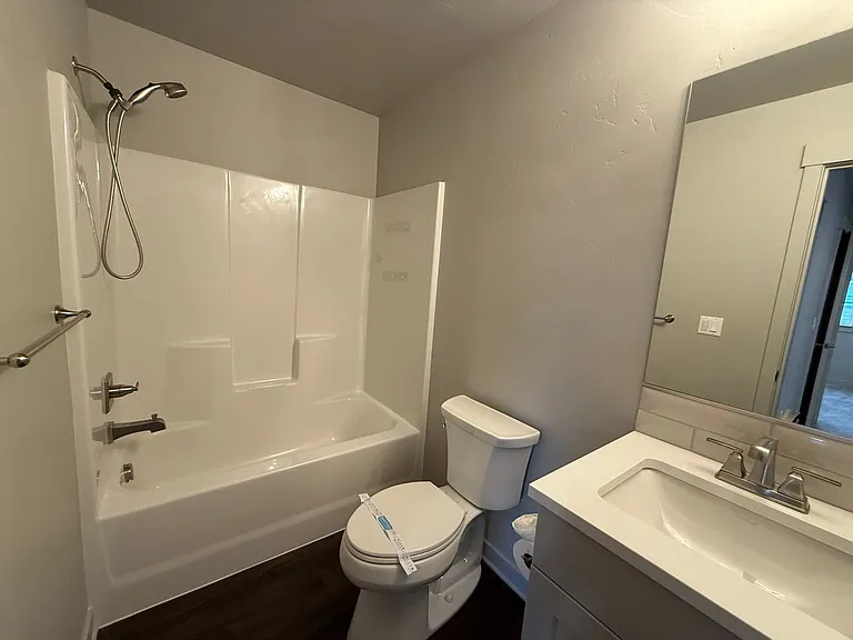 2366 NE Victor Pl — Photo 21