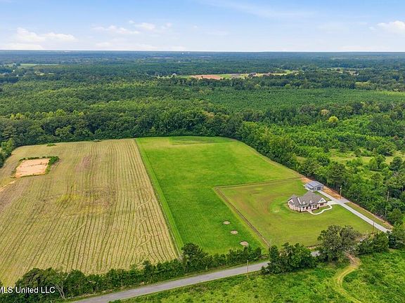 2nd image of 901 Sharon Rd