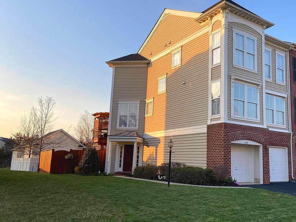 1st image of 42716 Twinleaf Dr
