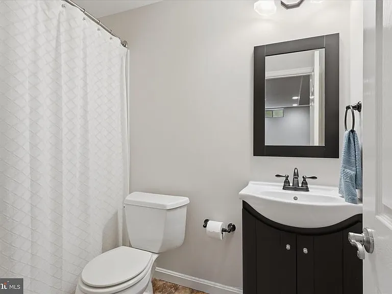 408 Huntfield Ct NE — Photo 32