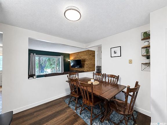 5th image of 984 Bradshaw PLACE