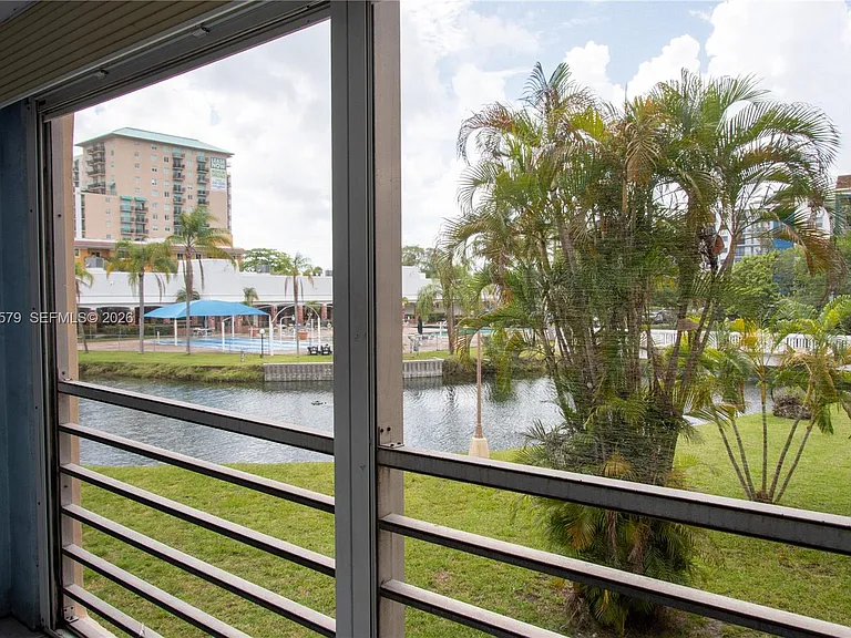 505 E Dania Beach Blvd #4-2E — Photo 17