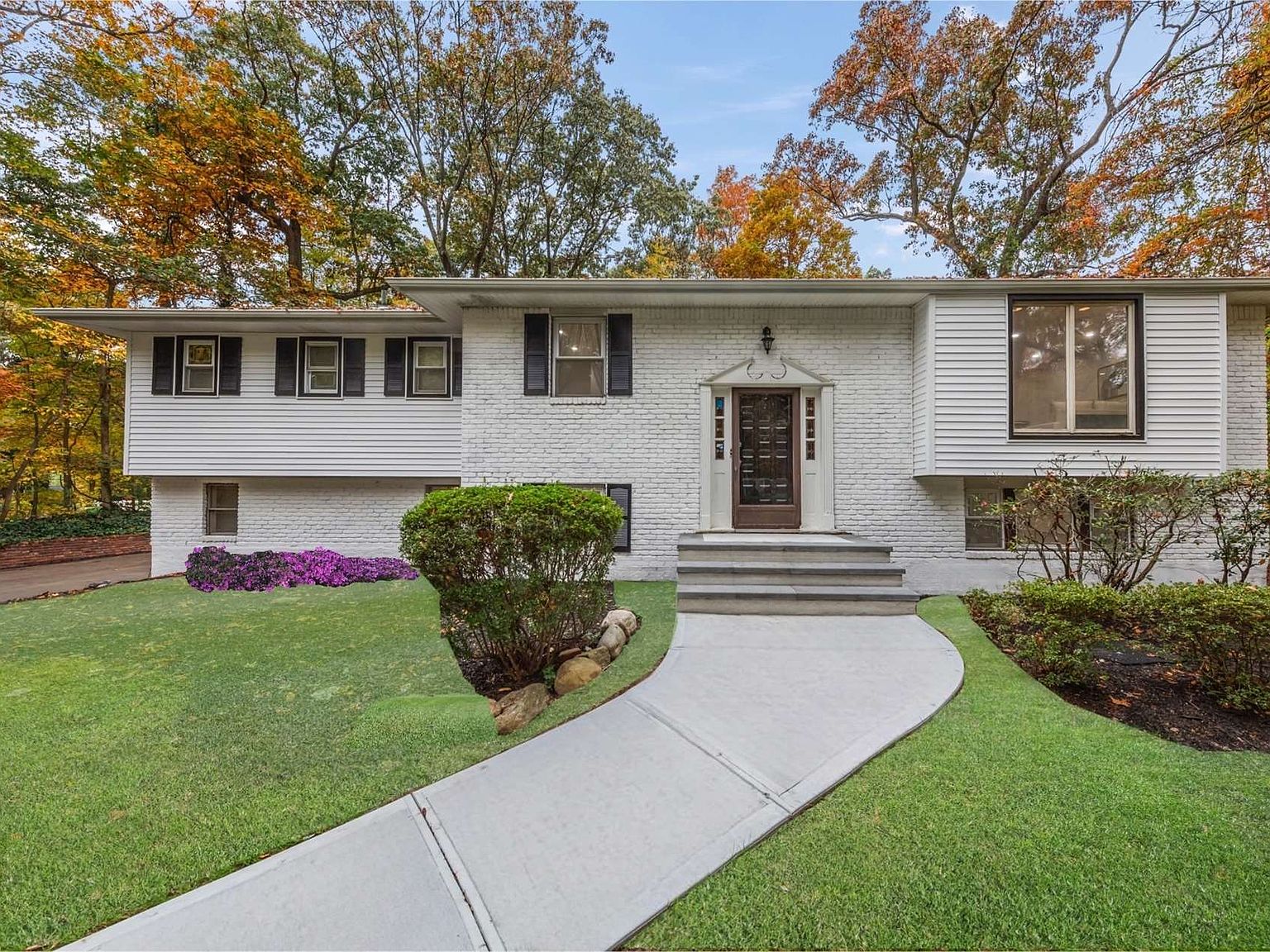 24 Village Hill Drive, Dix Hills, NY 11746 MLS 3515068 Zillow