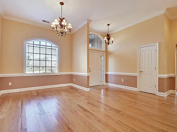 4th image of 8919 E Fairway Woods Cir