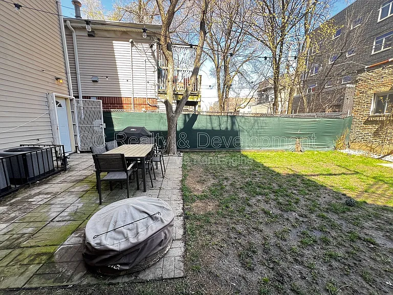 1439 N Artesian Ave #1 — Photo 30