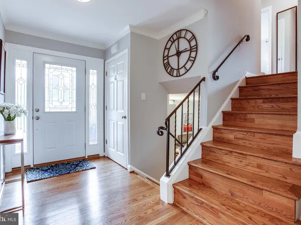 9703 Counsellor Dr, Vienna, VA 22181