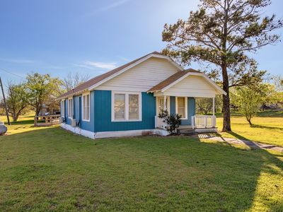 303 N Seeley Ave W, Mount Calm, TX, 76673