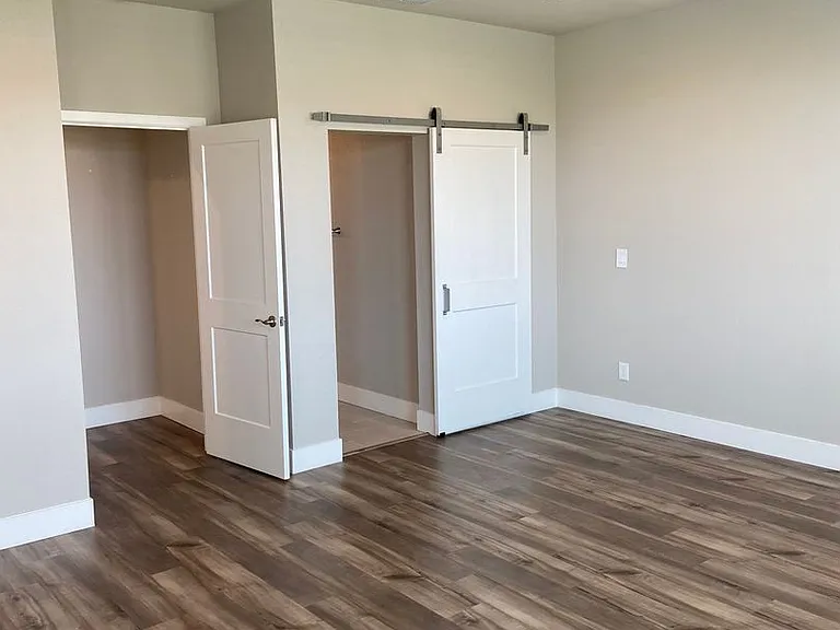 1466 Seneca Cir — Photo 20