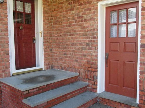 5th image of 9 Latham Cir