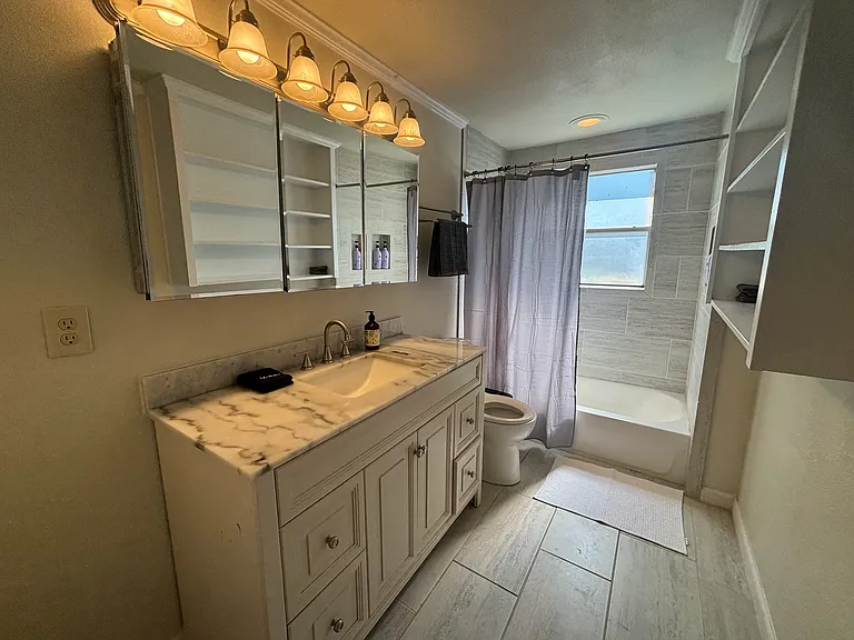 701 Monticello Dr #201 — Photo 7