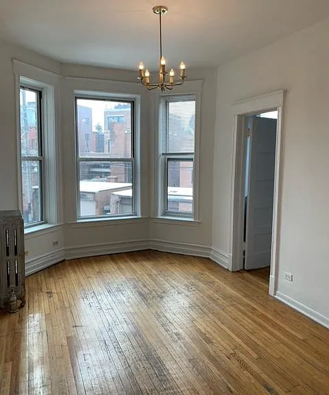 2238 N Lincoln Ave — Photo 1