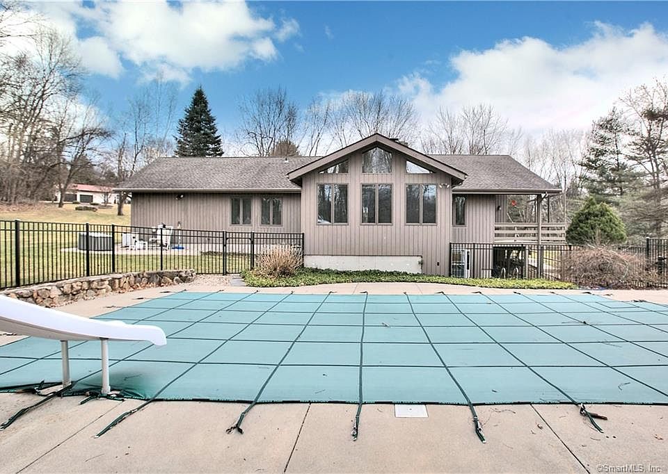 1st image of 15 Scenic Hill Ln