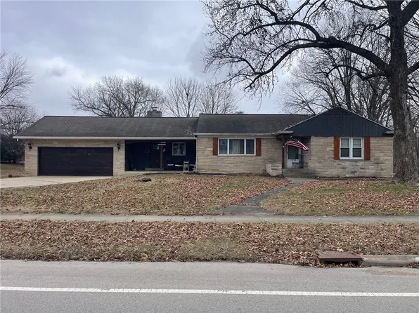 806 S 4th St, Effingham, IL 62401