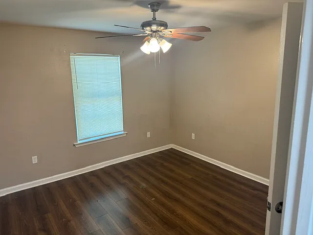 4200 Hollygrove St #4200 — Photo 14