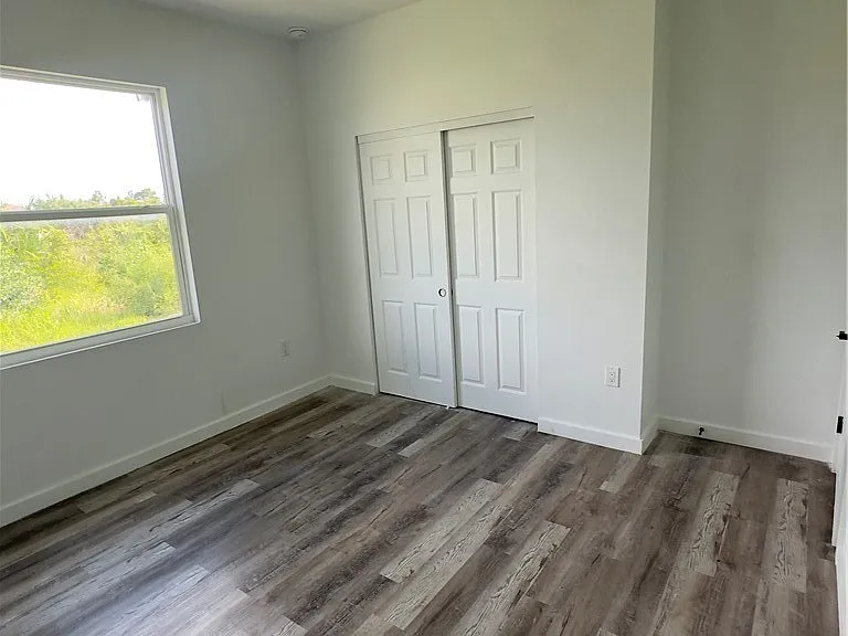 1530 Gilbert Ave S — Photo 11