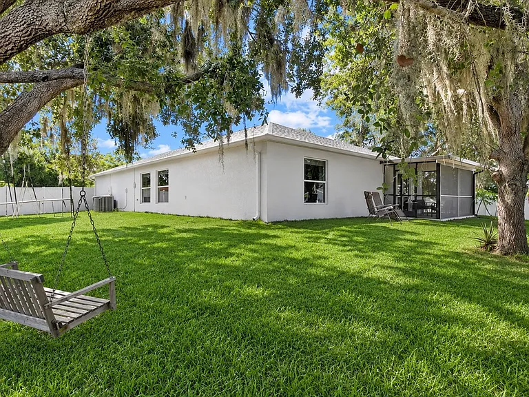 3561 Shawn St — Photo 2