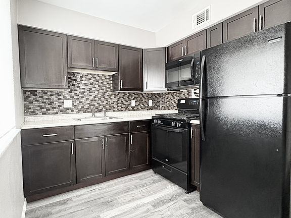 2nd image of 5601 Dewey Ave