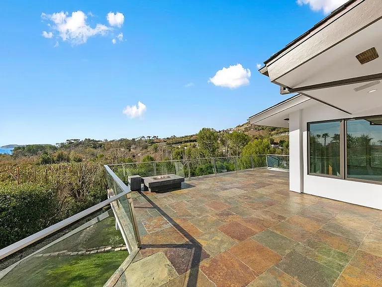 27091 Sea Vista Dr — Photo 35
