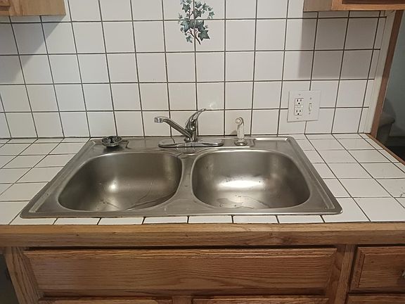 4th image of 1418 Finney Ave