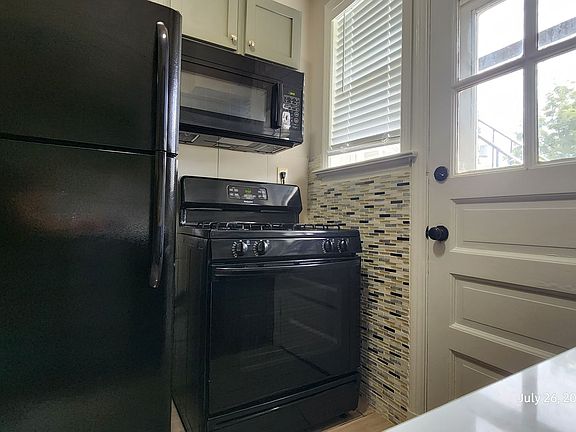 3rd image of 1003 Art Hill Pl #31eb58554