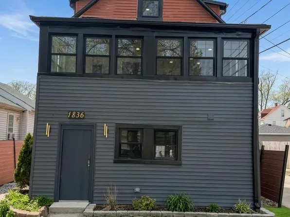 1836 Hartrey Ave, Evanston, IL 60201