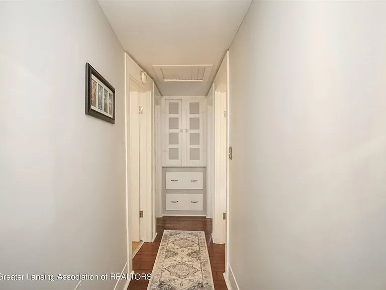 1869 Chestnut St — Photo 25