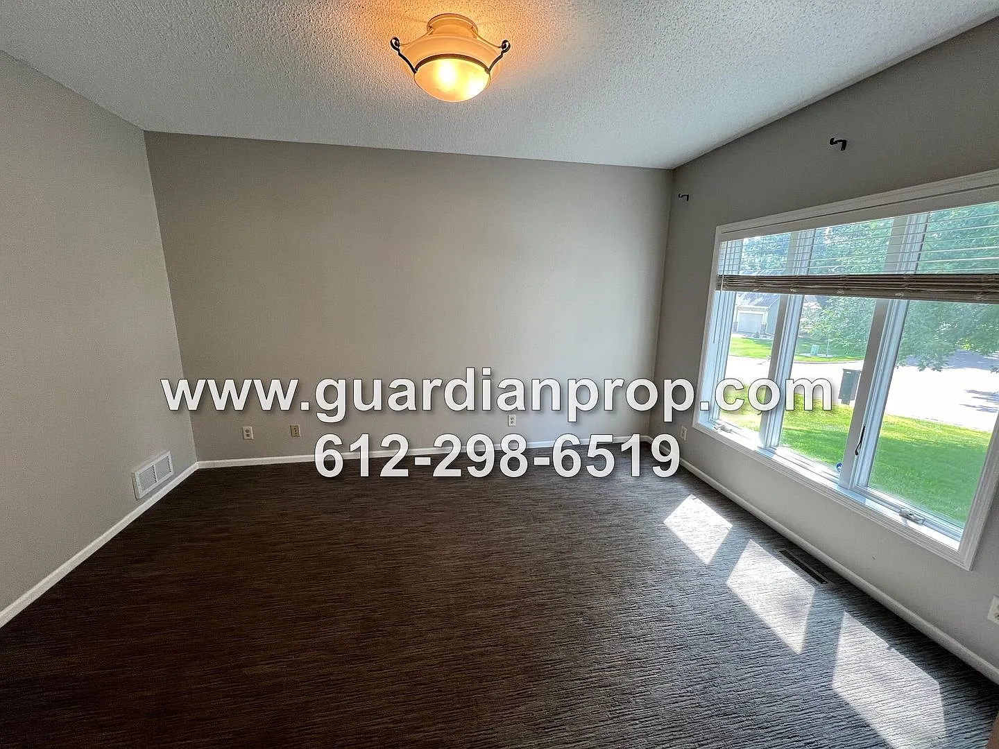 Executive Home in Cottage Grove Available Now, Large Open Floor Plan, Office, Family Room, Yard w... — Photo 4