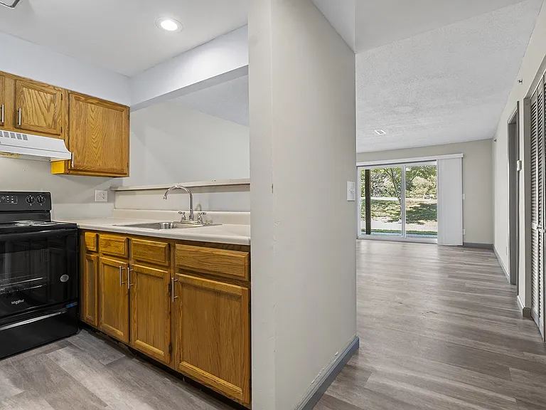 The Hill Apartments — Photo 2