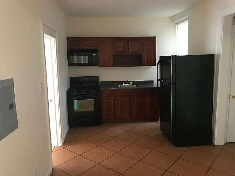 392-402 13th Ave #393-401C1 — Photo 4