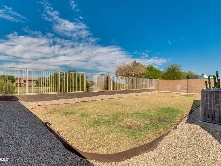 42376 W Chisholm Dr — Photo 12
