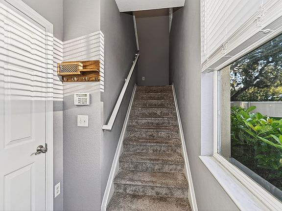 2nd image of 3685 Parkridge Cir