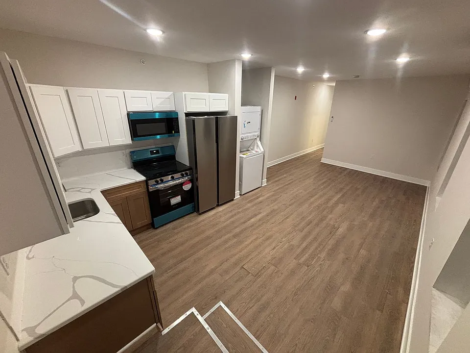1031 W Hamilton St #5