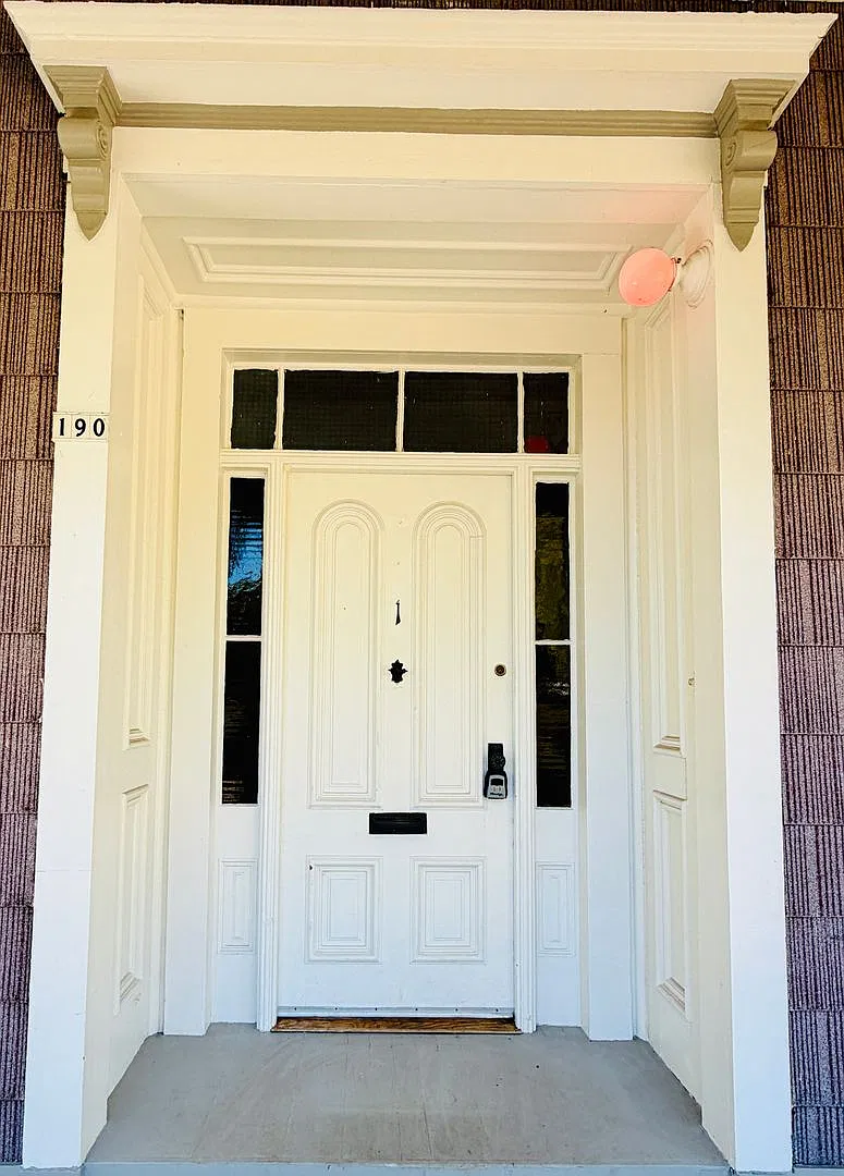 190 West K St. — Photo 2