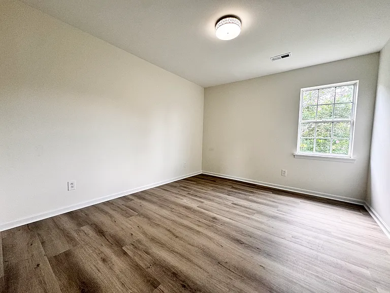 8413 Hirsch Dr — Photo 15