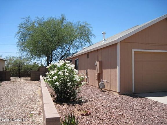 3 front left side of hoome