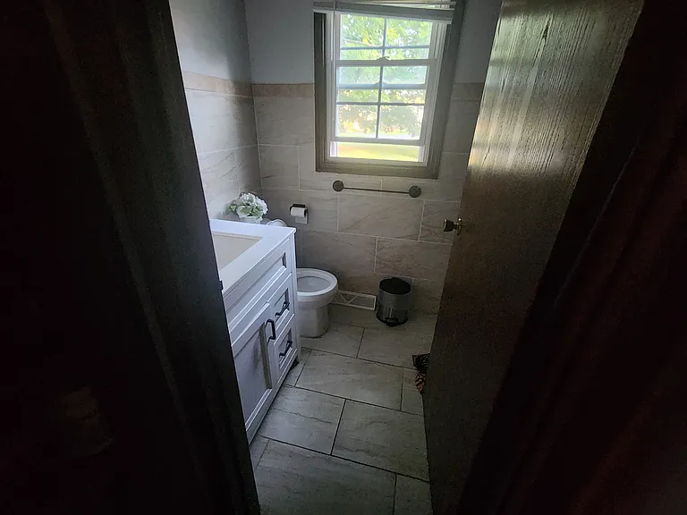 10 Kenaware Ave #1 — Photo 11