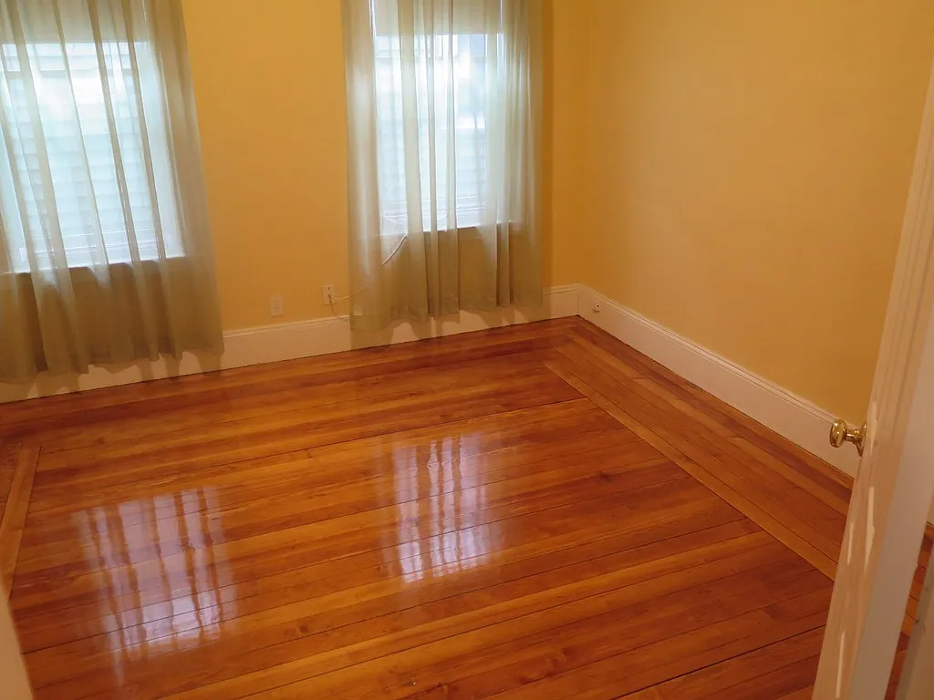 4 bed, 999 sqft, $3,600 — Photo 4