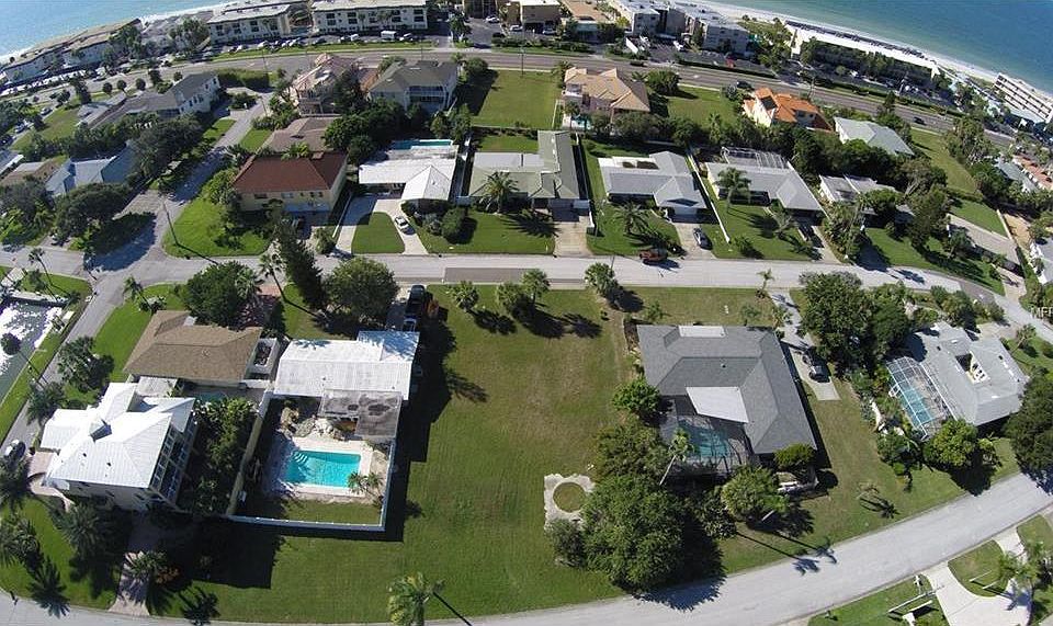 1st image of 2505 Hibiscus Dr W