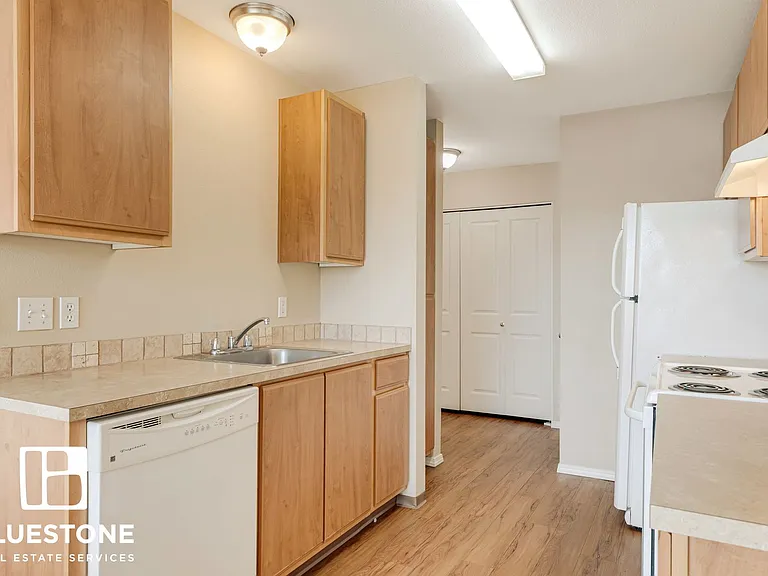 Hawk's Point Apartments — Photo 91