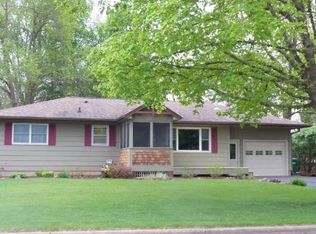 390 W Park St, River Falls, WI 54022