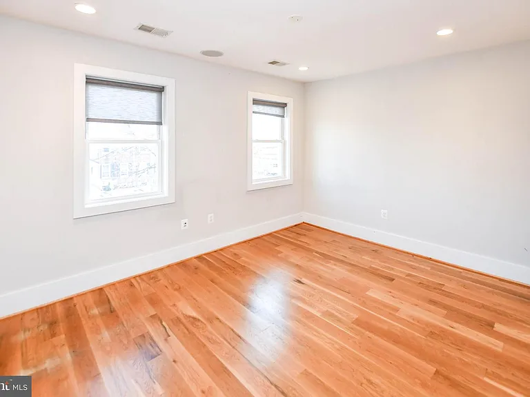 913 Quincy St NE #3 — Photo 39