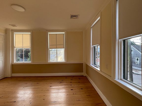 5th image of 317 Water St