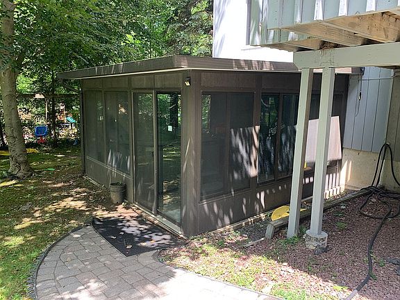 3rd image of 59 Newport Dr
