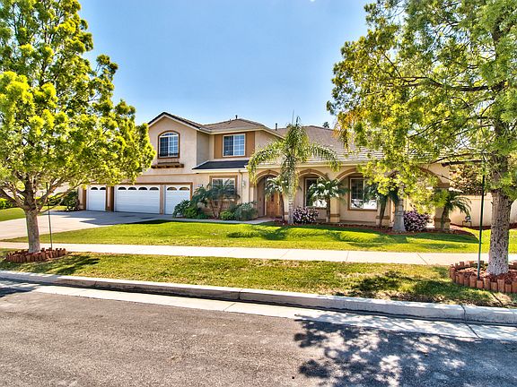3rd image of 610 Jocelyn Shelby Way