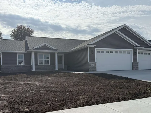 2573 S Stellita Cir, De Pere, WI 54115