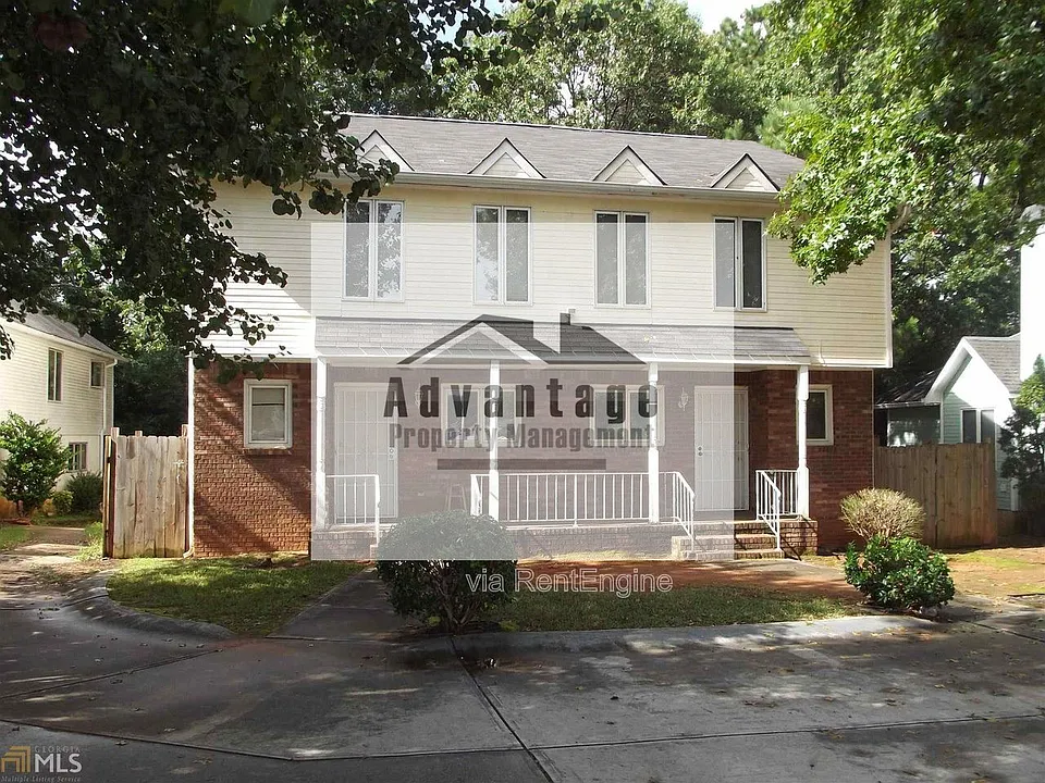 2782 Country Ct SE #B
